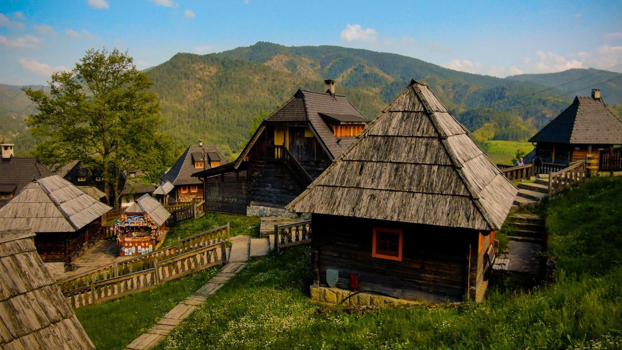 Mecavnik Resort موكرا غورا المظهر الخارجي الصورة