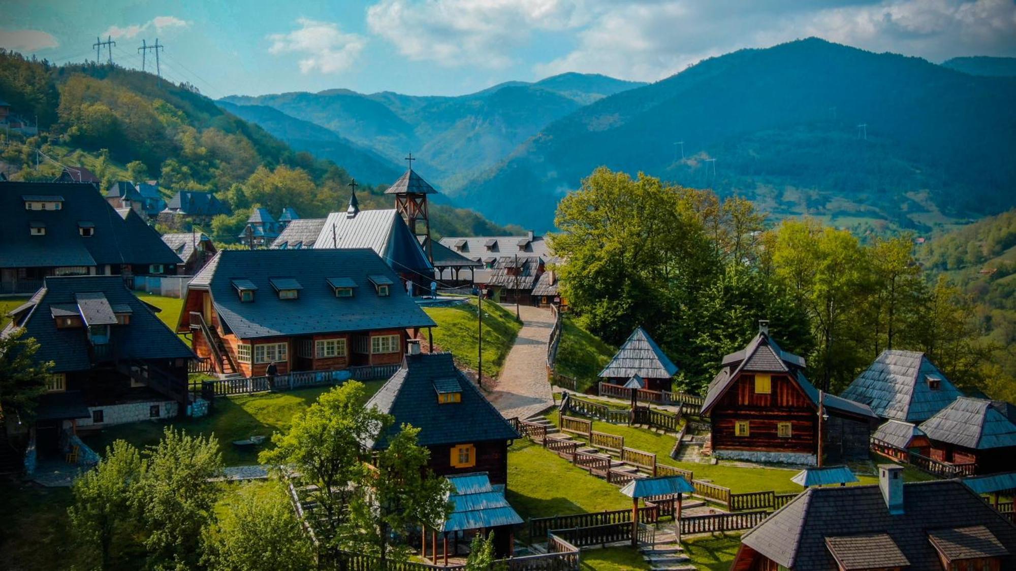 Mecavnik Resort موكرا غورا المظهر الخارجي الصورة