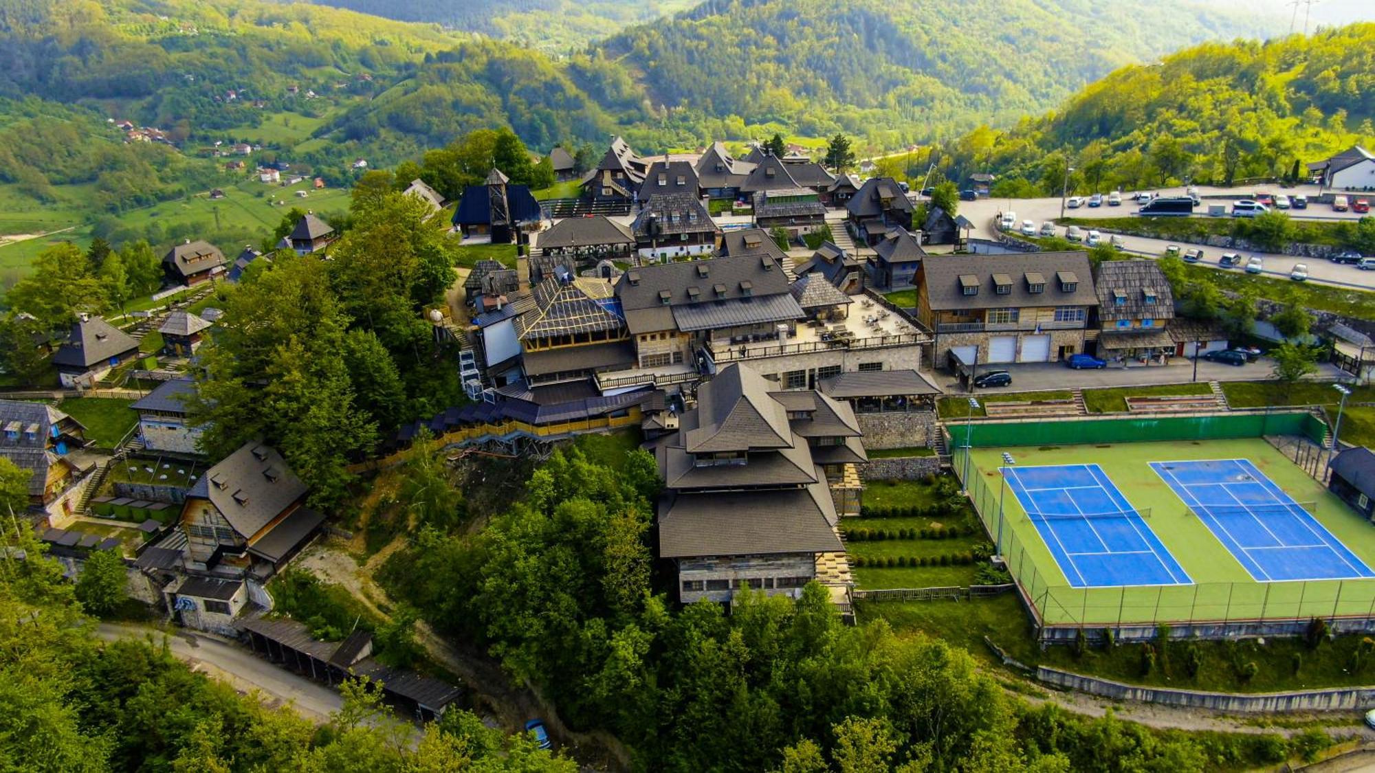 Mecavnik Resort موكرا غورا المظهر الخارجي الصورة