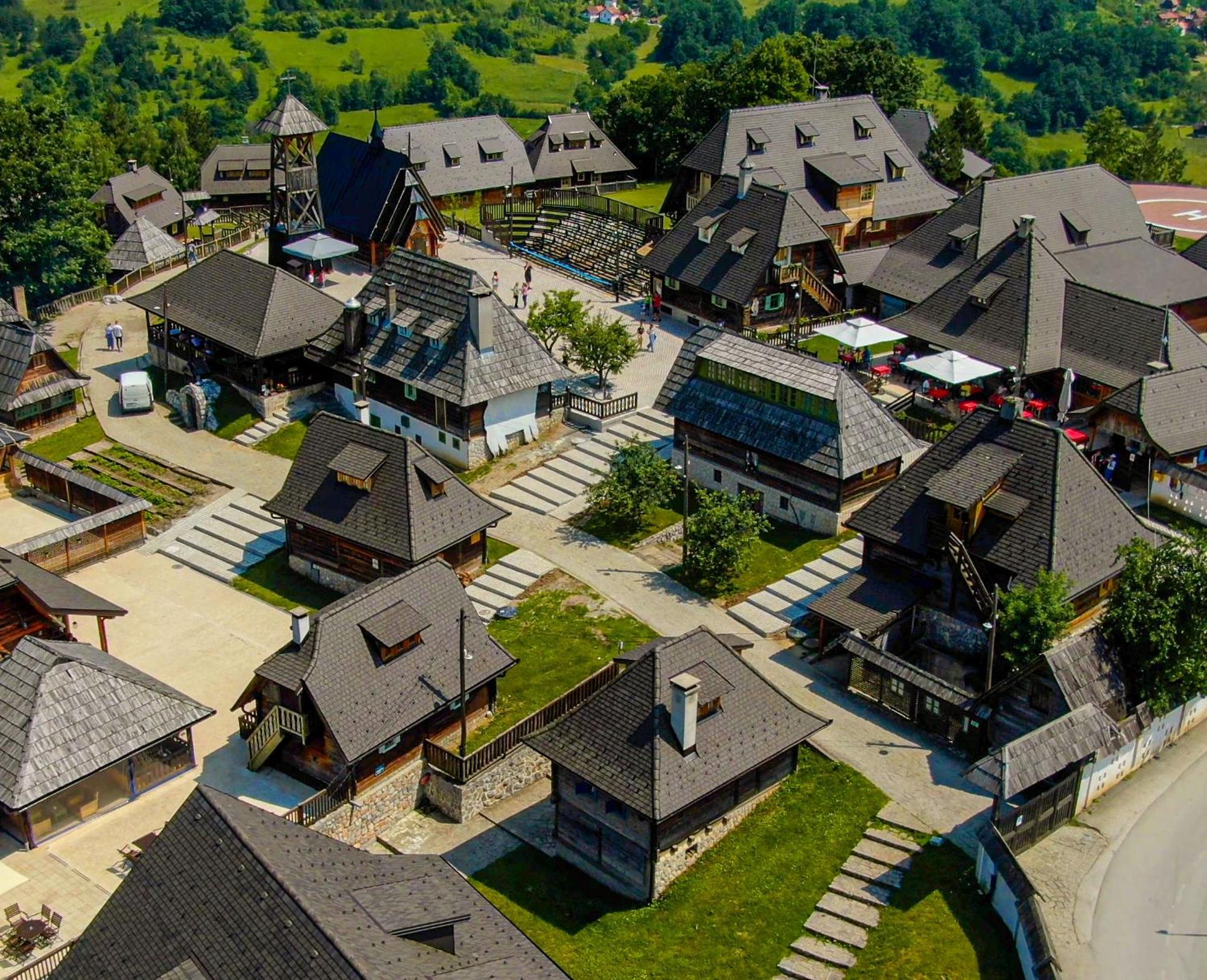 Mecavnik Resort موكرا غورا المظهر الخارجي الصورة